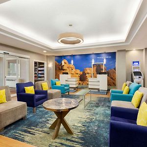 La Quinta Inn And Suites By Wyndham At Watiki Waterpark